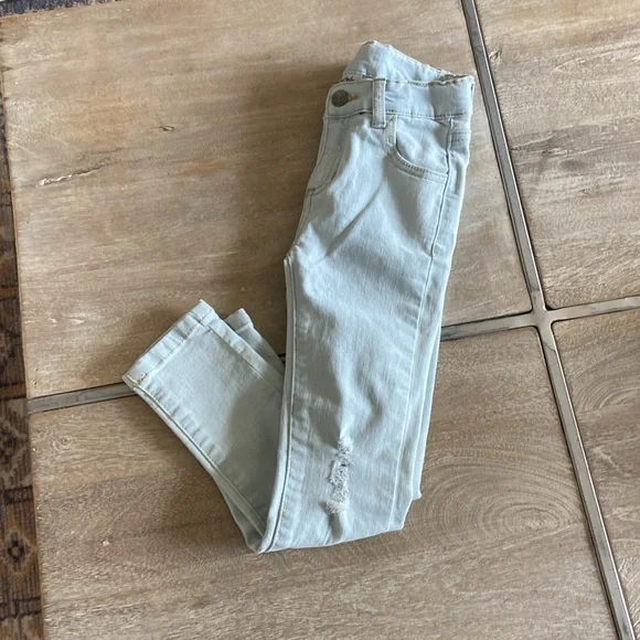 Light Wash Skinny Jeans - Picture 7 of 8